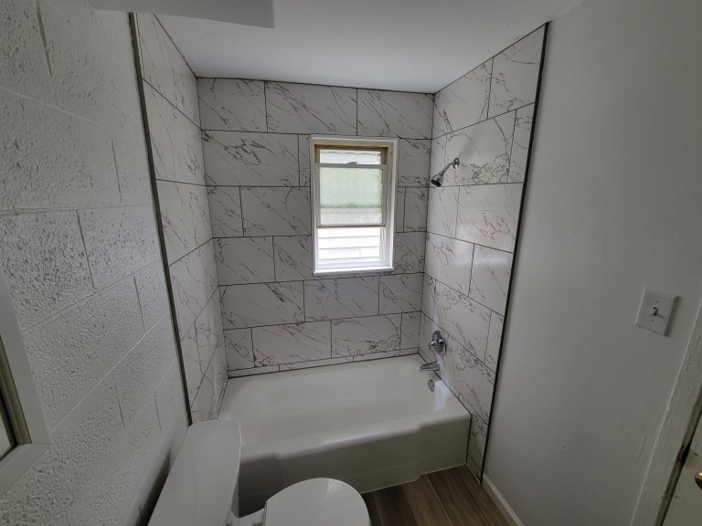 Bath Shower with window