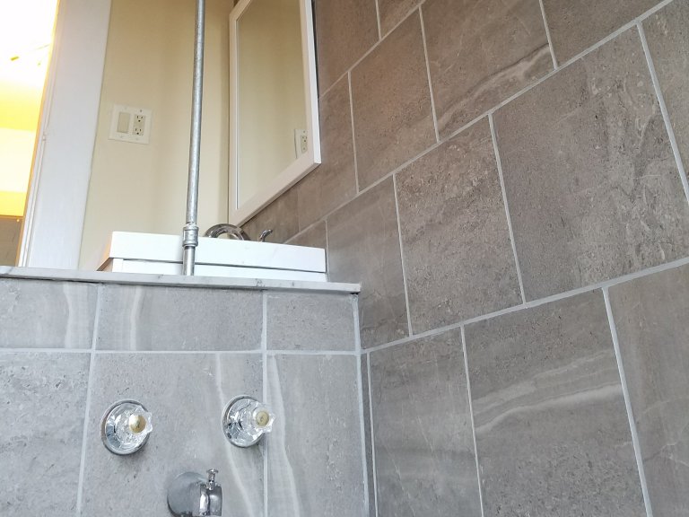 Bath tub spigot