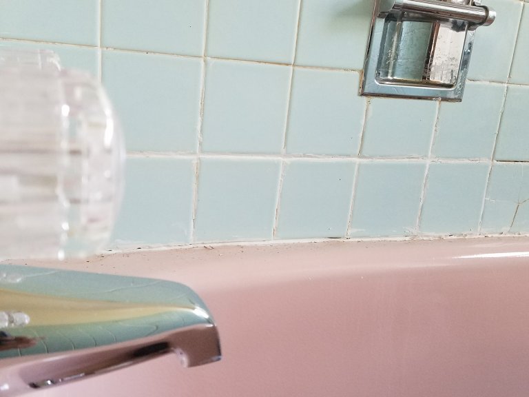 Bath shower surround